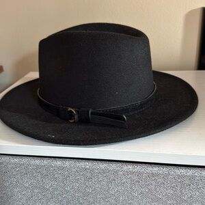Men’s Black Brim Hat